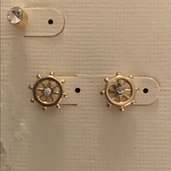 Lauren Conrad nautical earrings - Picture 2 of 3